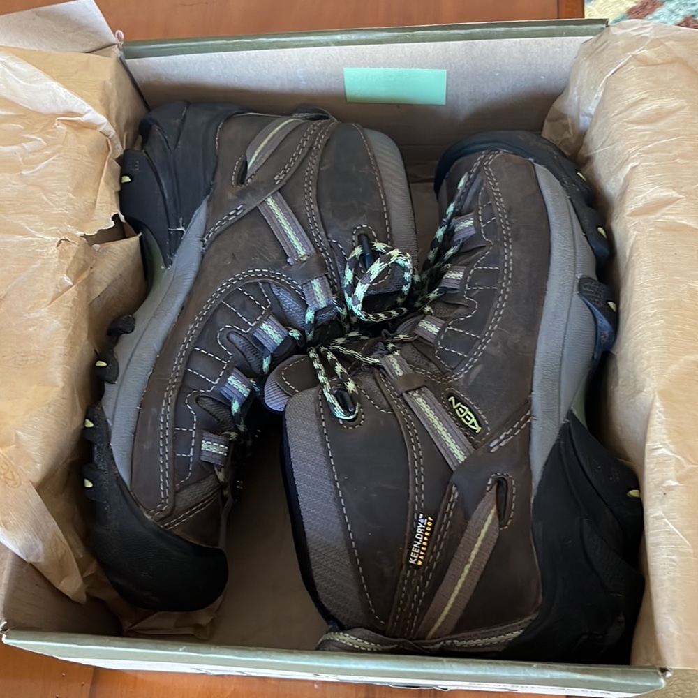 Keen Targhee hiking boot size 7 waterproof